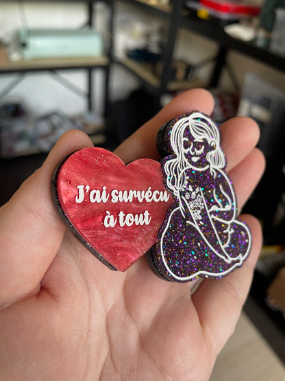 [CONTRÔLE TECHNIQUE] [COLLAB AVEC BIG BOOBS AND LITTLE TOES] Broche petite personne violette