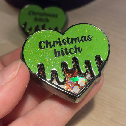 Pin en émail "Christmas bitch" verts à paillettes et paillettes liquides