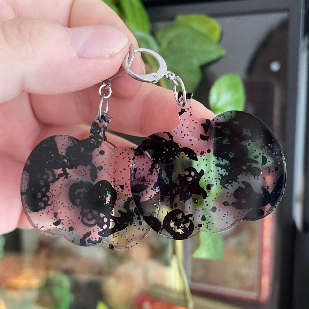 Boucles d'oreilles pendantes en forme de citrouilles en acrylique transparente avec des confettis d'Halloween