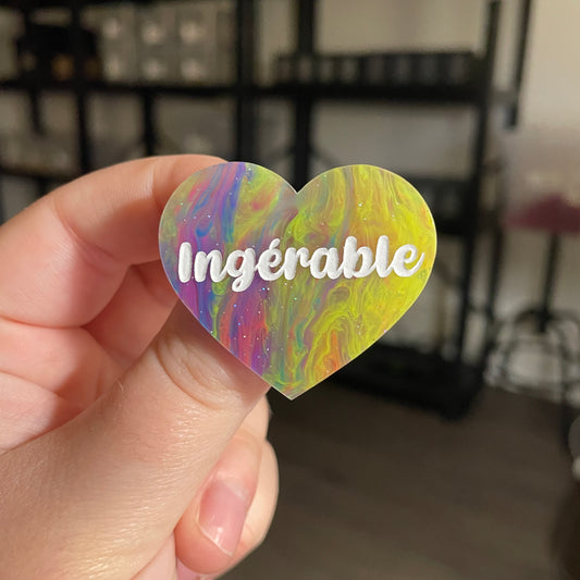 [CONTRÔLE TECHNIQUE] Broche "Ingérable" en acrylique semi transparente marbrée multicolore