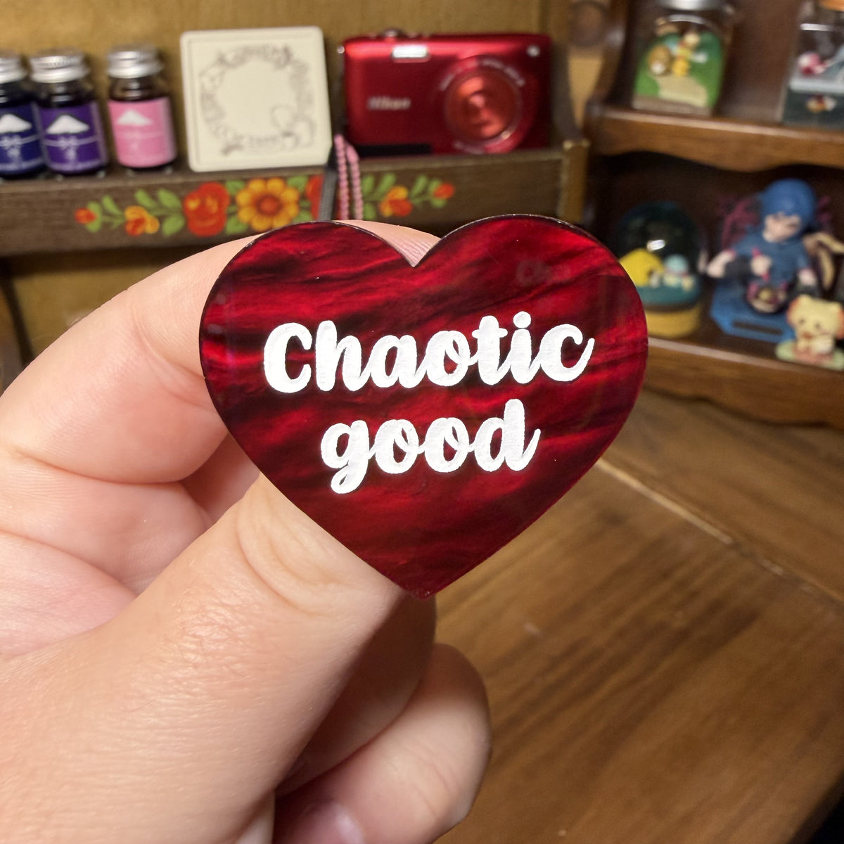 [Contrôle technique] Broche "Chaotic good" en acrylique marbrée bordeaux