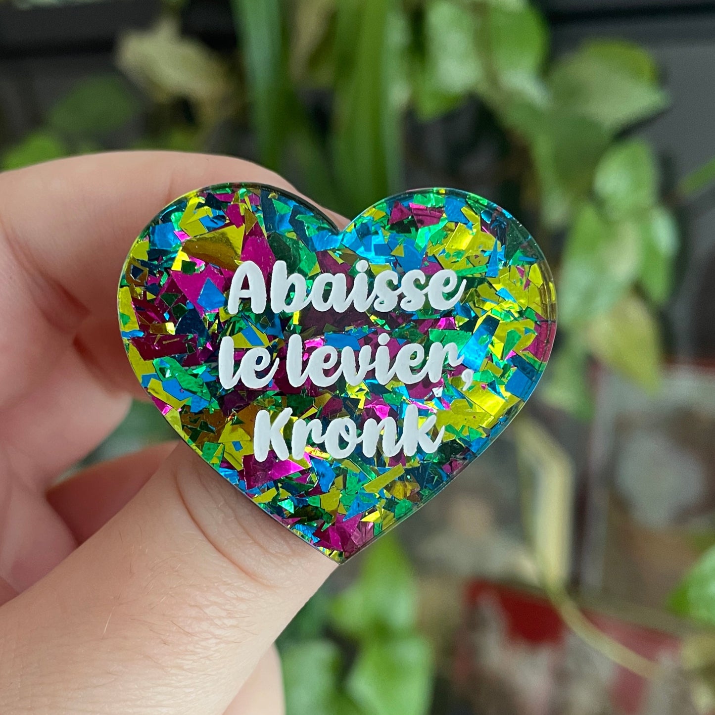 Duo de broches "Abaisse le levier, Kronk" + "Pas celui-là !" en acryliques verte/multicolore et rouge/multicolore