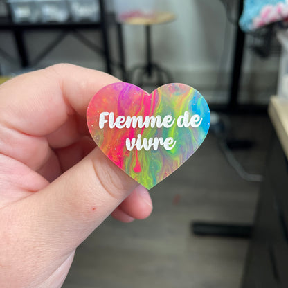 Broche "Flemme de vivre" en acrylique semi-transparente marbrée multicolore