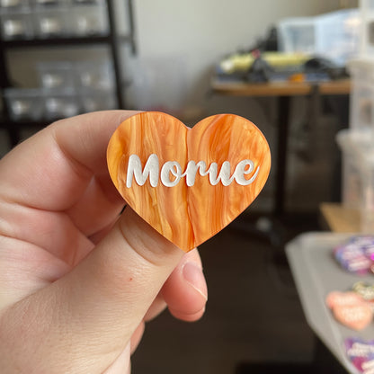 [CONTRÔLE TECHNIQUE] Broche "Morue" en acrylique marbrée orange