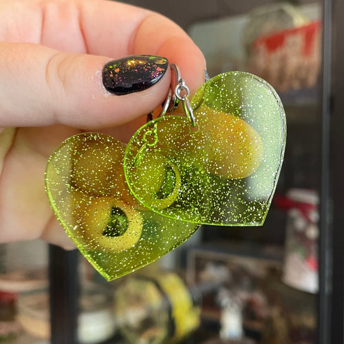 Grandes boucles d'oreilles coeurs pendantes en acrylique transparente verte à paillettes