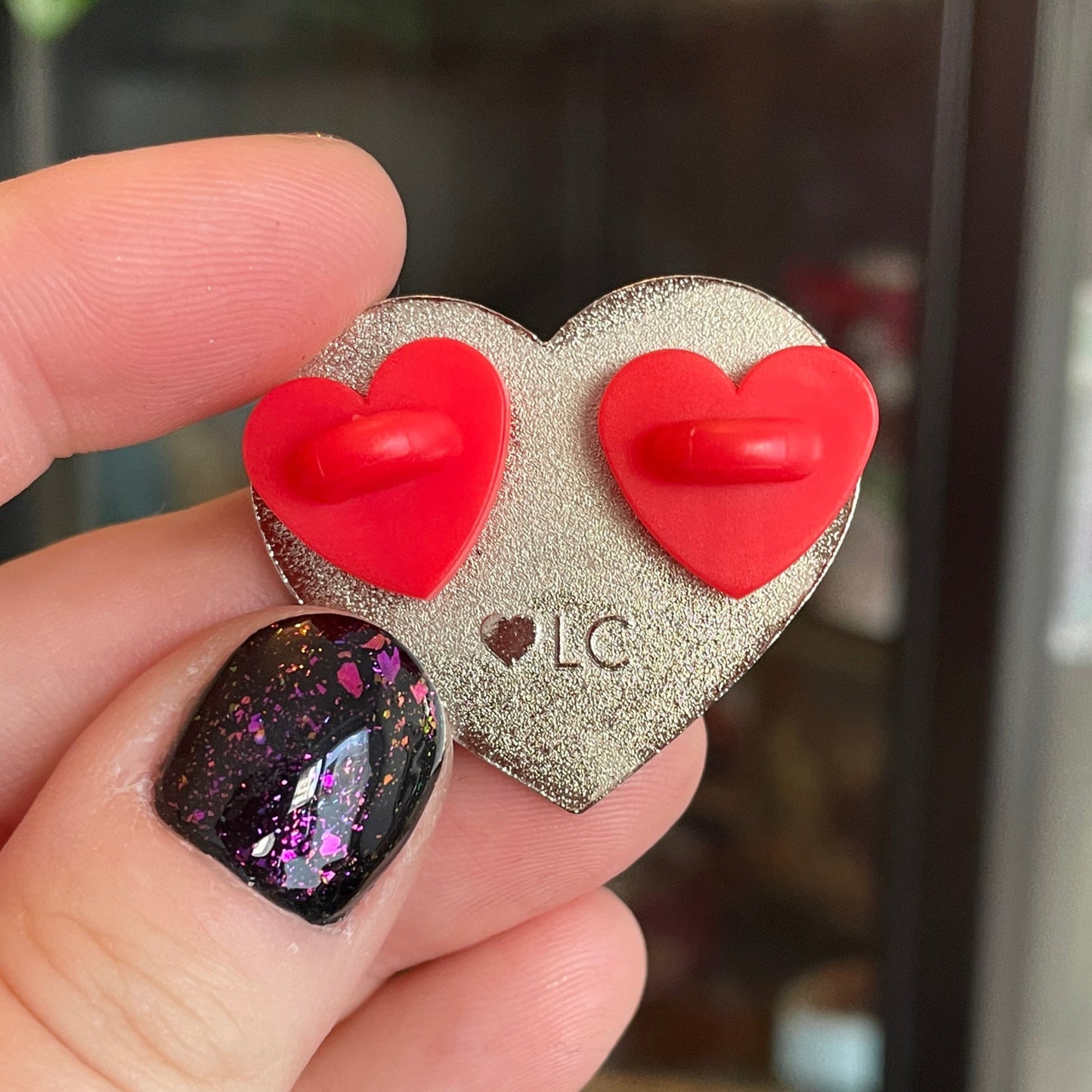 [PRIX REDUIT] Pin en émail "T'es pas le pingouin qui glisse le plus loin" bleu à paillettes