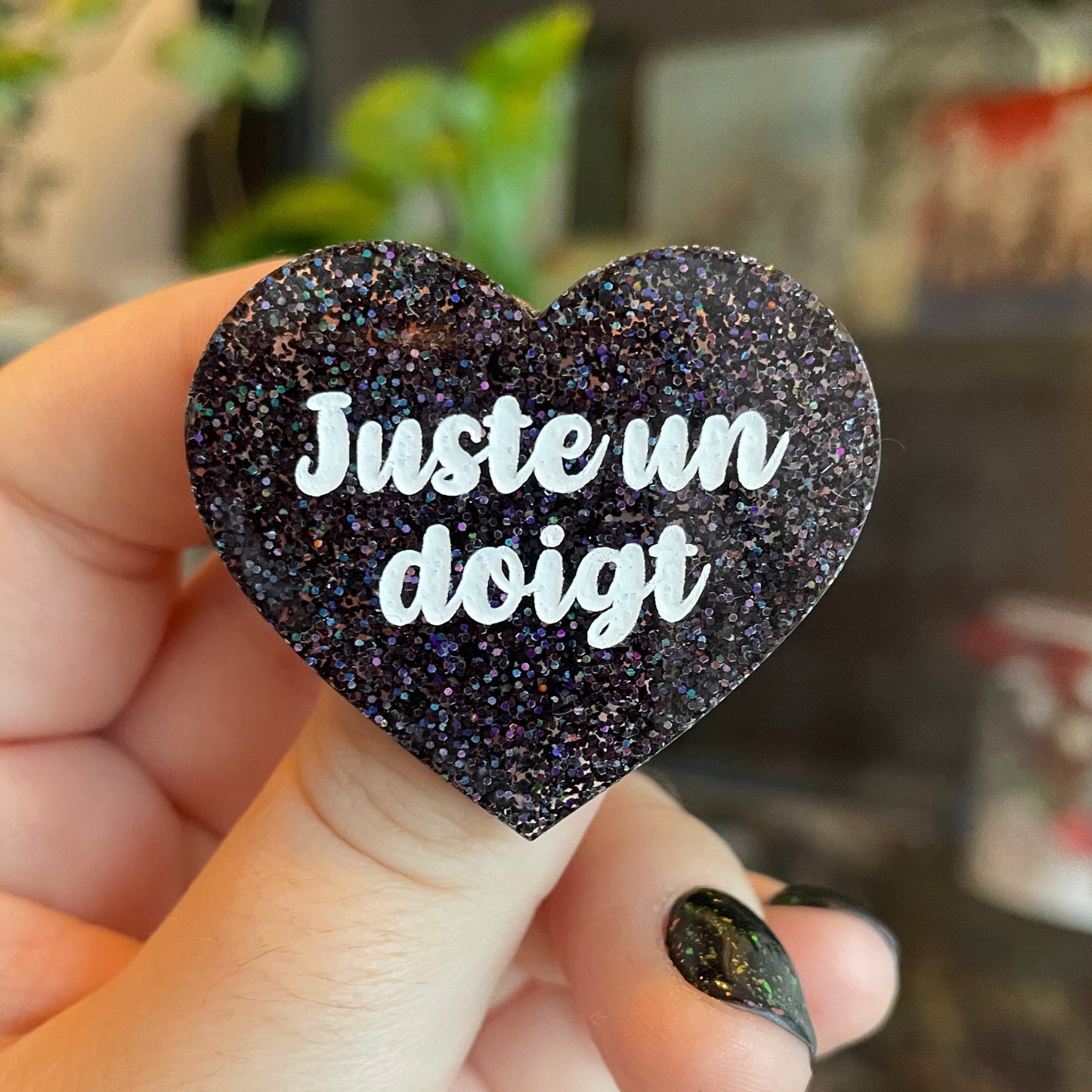 Duo de broches "Juste un doigt" + "Un whisky d'abord ?"