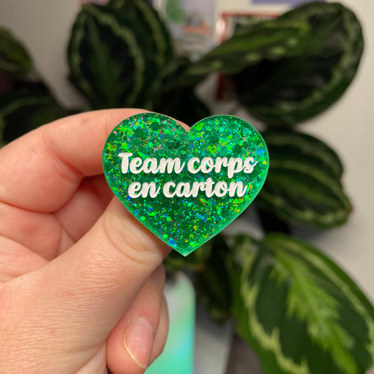[Contrôle technique] Broche "Team corps en carton" en acrylique à paillettes vertes