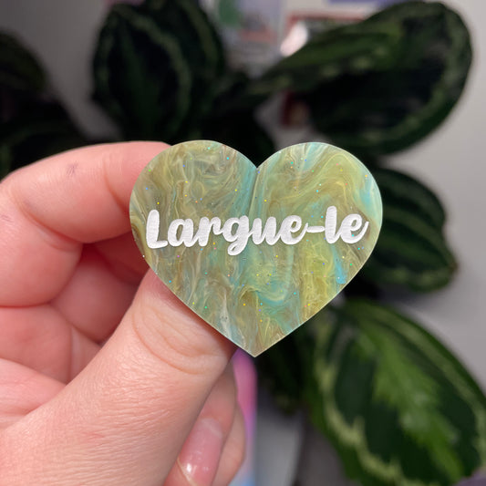 [Contrôle technique] Broche "Largue-le" en acrylique marbrée bleue et marron