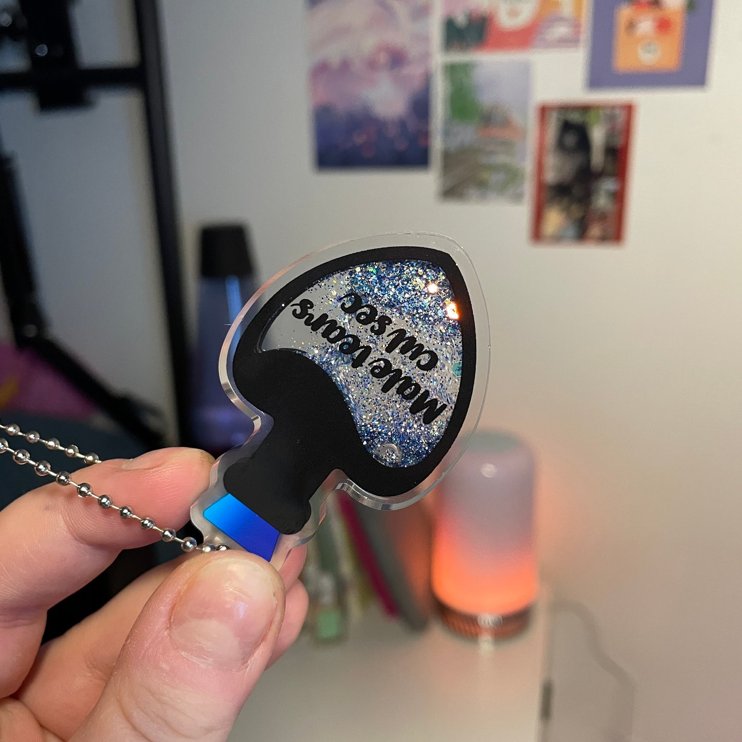 Porte-clés shaker bleu "Male tears cul sec"