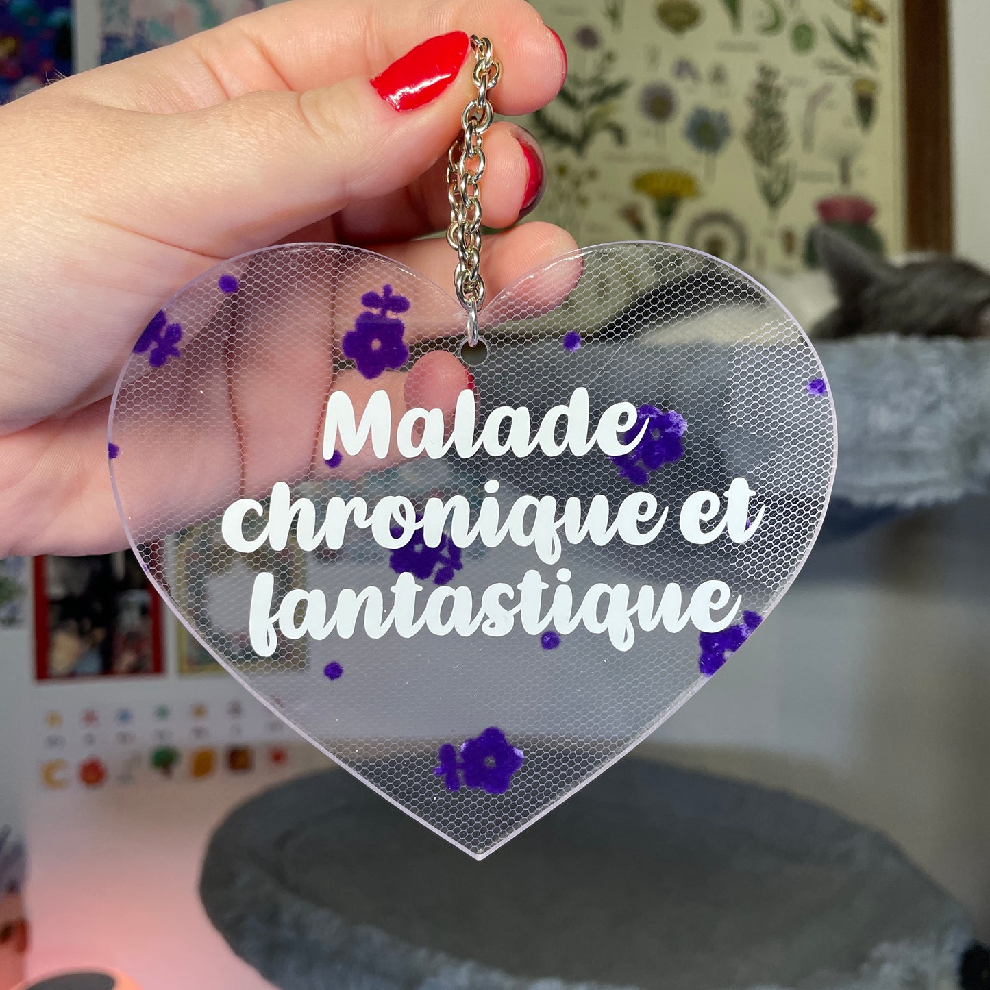 Mini murale "Malade chronique et fantastique" en acrylique japonaise transparente avec du tissu violet à fleurs