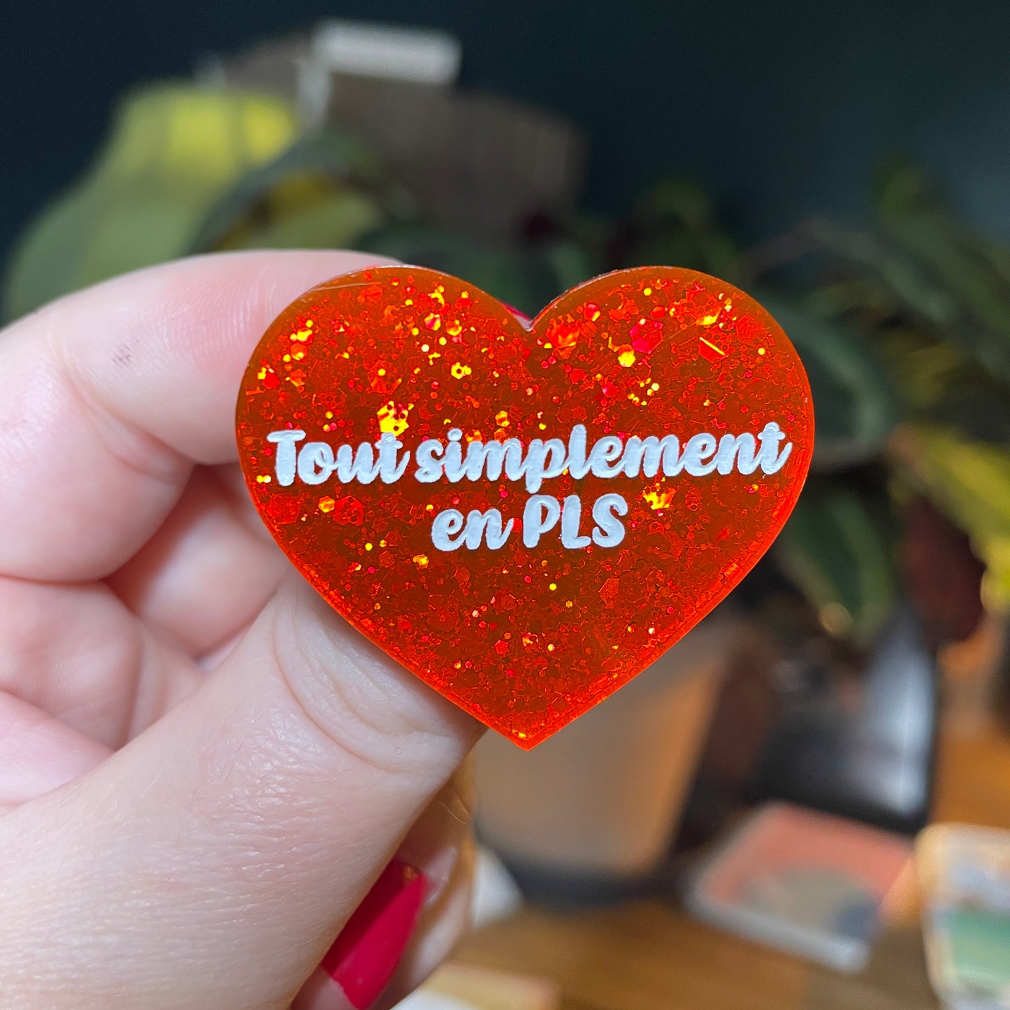 [Contrôle technique] Broche "Tout simplement en PLS" en acrylique à paillettes oranges