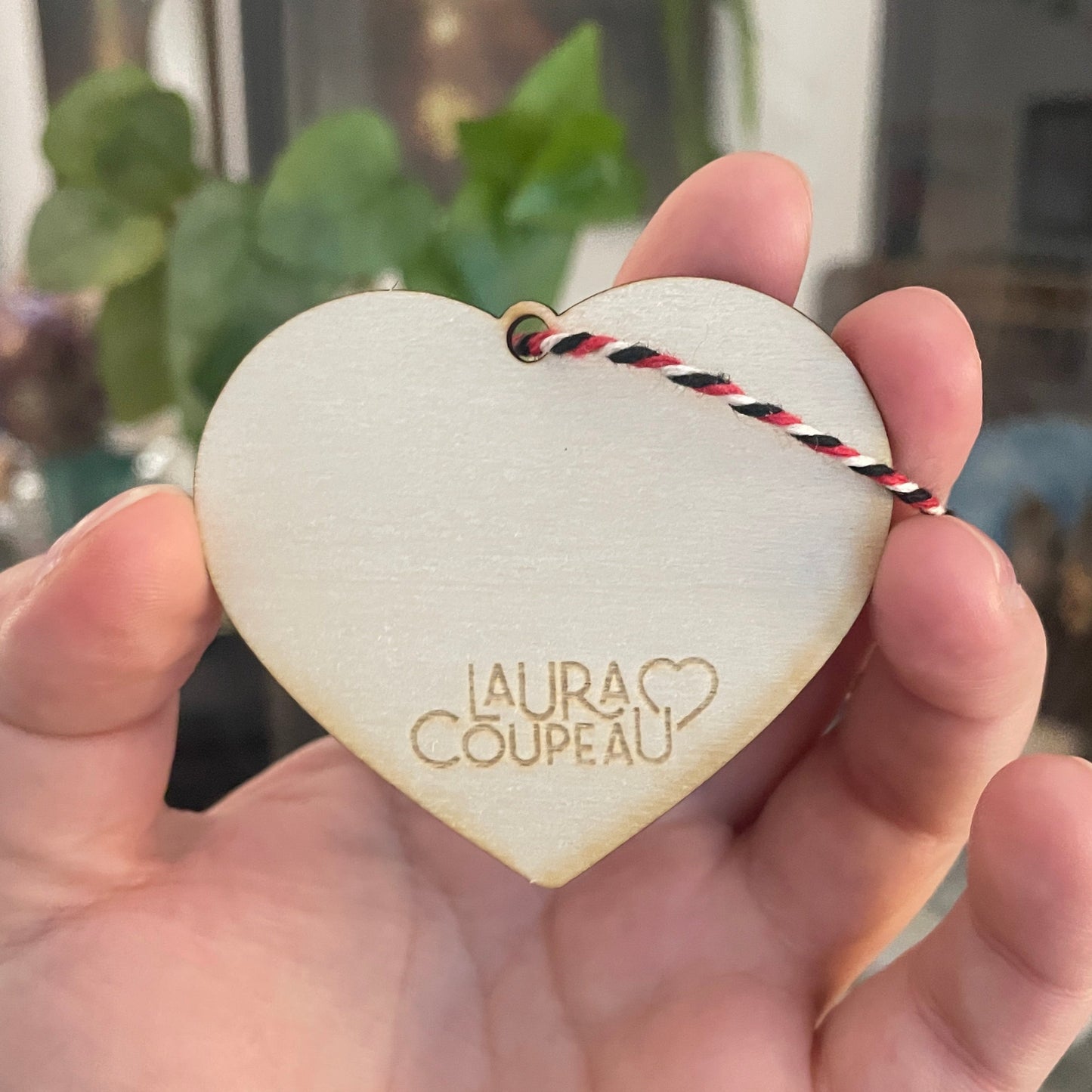 [CONTRÔLE TECHNIQUE] Mini décoration murale "Envie de tout cramer en fait" en acrylique marbrée rouge et bois