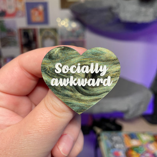 [Contrôle technique] Broche "Socially awkward" en acrylique marbrée verte, noire et dorée