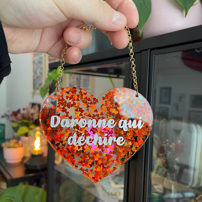 Mini murale "Daronne qui déchire" en acrylique transparente avec des coeurs oranges et vinyl blanc