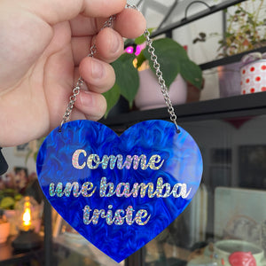 Mini murale "Comme une bamba triste" en acrylique marbrée bleue foncée avec du vinyl holographique