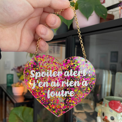 [Contrôle technique] Mini murale "Spoiler alert : j'en ai rien à foutre" en acrylique à pois roses et jaunes et vinyl blanc