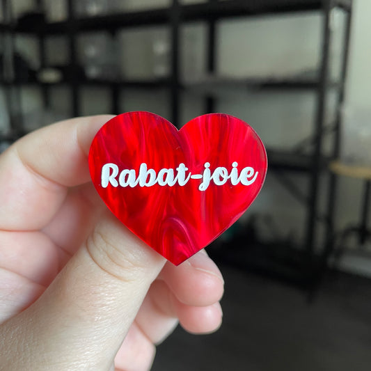 [CONTRÔLE TECHNIQUE] Broche "Rabat-joie" en acrylique marbrée rouge