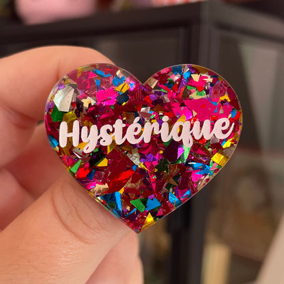 Broche "Hystérique" en acrylique transparente à gros confettis roses et multicolores