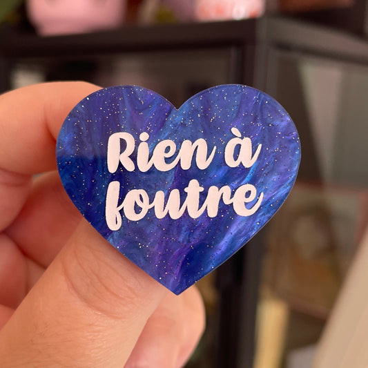 Broche "Rien à foutre" en acrylique marbrée bleue à paillettes
