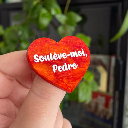 Broche "Soulève-moi Pedro" en acrylique marbrée orange à paillettes