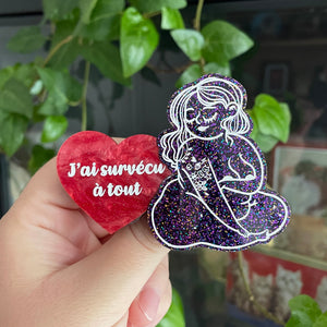 [COLLAB AVEC BIG BOOBS AND LITTLE TOES] Broche petite personne violette