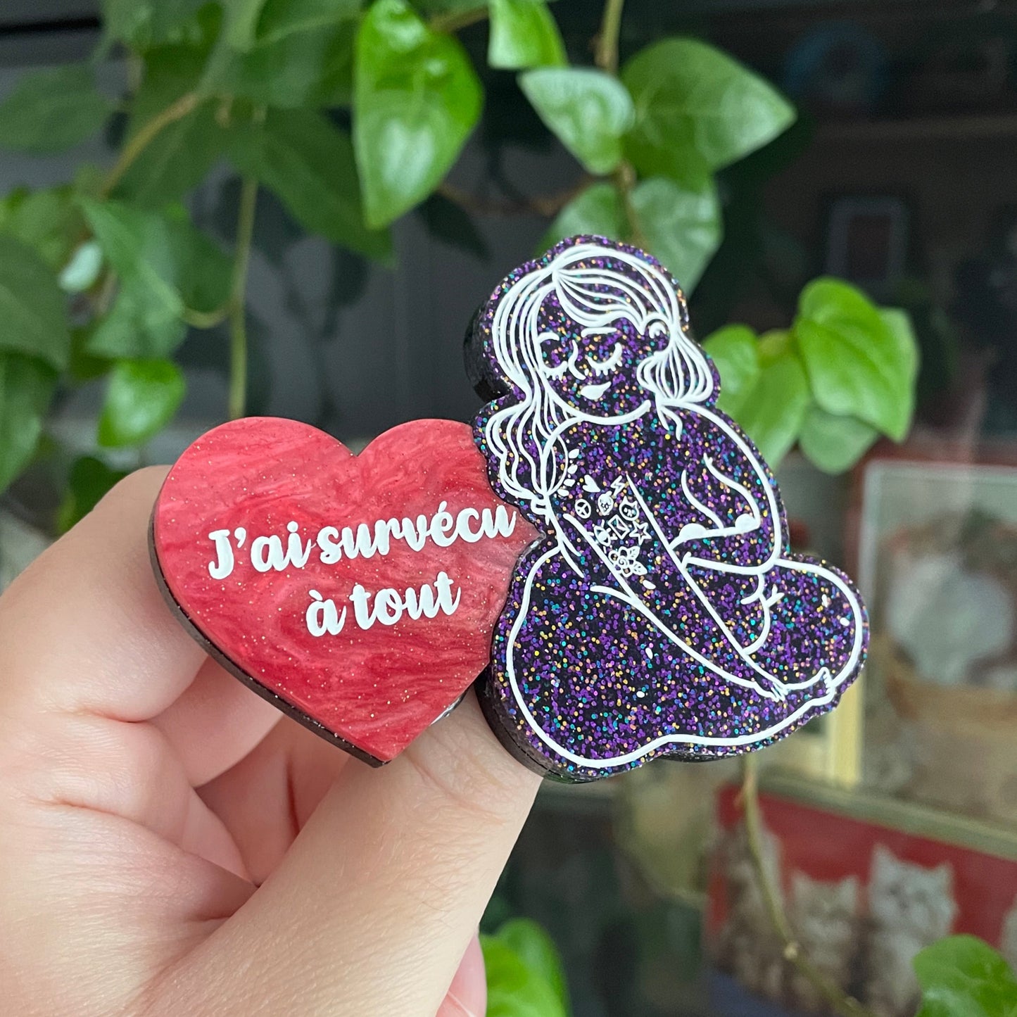 [COLLAB AVEC BIG BOOBS AND LITTLE TOES] Broche petite personne violette
