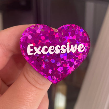 [CONTRÔLE TECHNIQUE] Broche "Excessive" en acrylique semi-transparente avec des confettis fuchsia