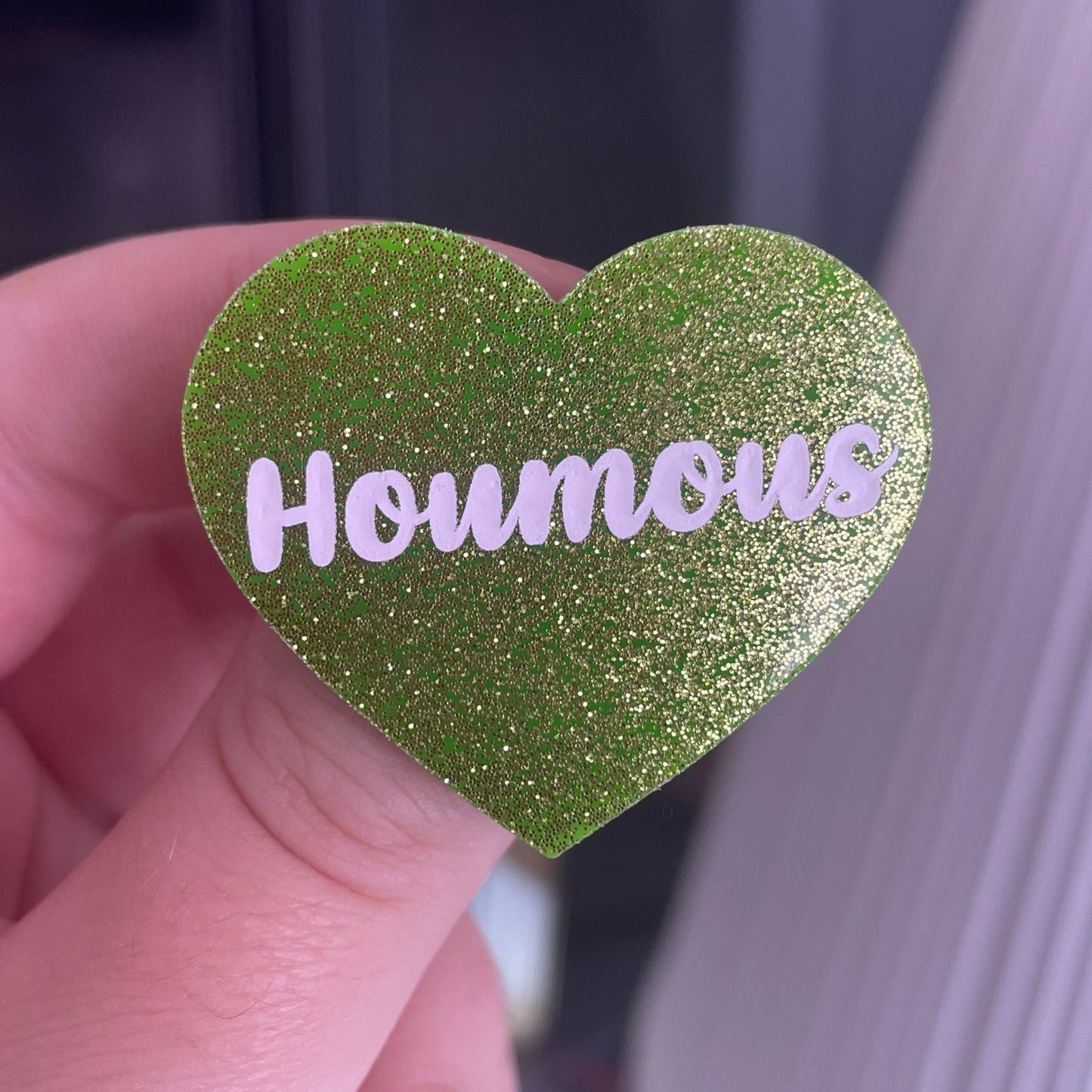 [CONTRÔLE TECHNIQUE] Broche "Houmous" en acrylique à paillettes vertes