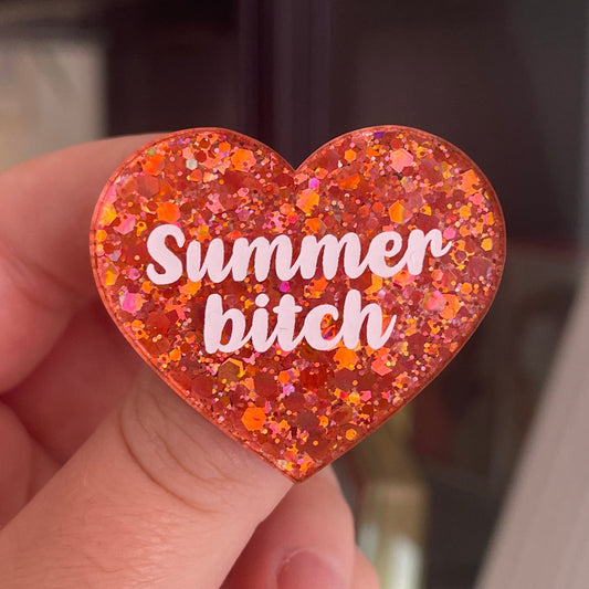 [CONTRÔLE TECHNIQUE] Broche "Summer bitch" en acrylique à paillettes oranges