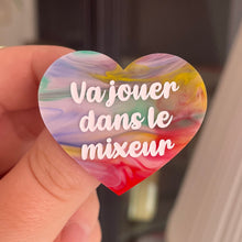 Charger l&#39;image dans la galerie, [CONTRÔLE TECHNIQUE] Broche &quot;Va jouer dans le mixeur&quot; en acrylique marbrée multicolore