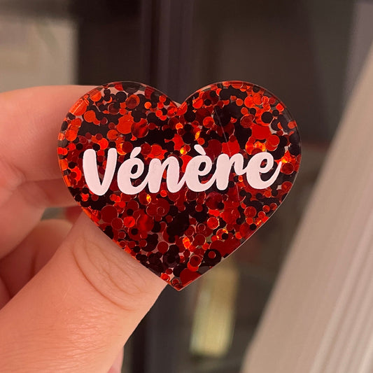 [CONTRÔLE TECHNIQUE] Broche "Vénère" en acrylique semi-transparente à pois rouges et noires