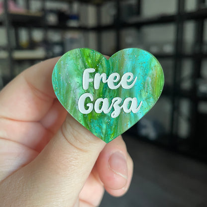 Broche "Free Gaza" en acrylique marbrée verte à paillettes