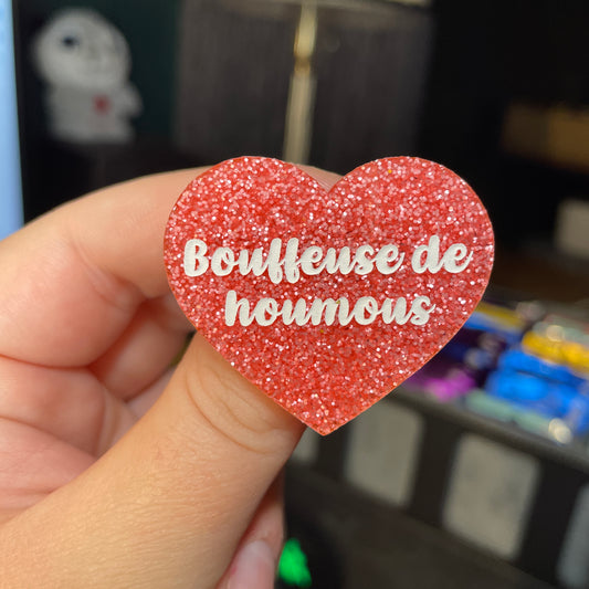 Broche "Bouffeuse de houmous" en acrylique à paillettes roses