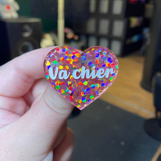 [Contrôle technique] Broche "Va chier" en acrylique semi transparente avec des confettis corail