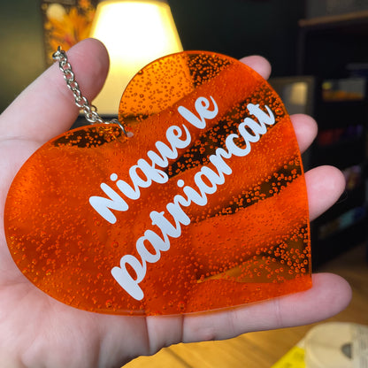 Mini murale "Nique le patriarcat" en acrylique japonaise transparente orange avec des bulles 🫧