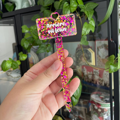 [CONTRÔLE TECHNIQUE] Pic à plante "Arrière, vil félin" en acrylique transparente avec des pois jaunes et roses