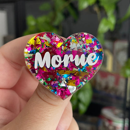 [CONTRÔLE TECHNIQUE] Broche "Morue" en acrylique transparente à gros confettis roses et multicolores