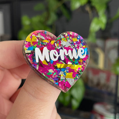 [CONTRÔLE TECHNIQUE] Broche "Morue" en acrylique transparente à gros confettis roses et multicolores