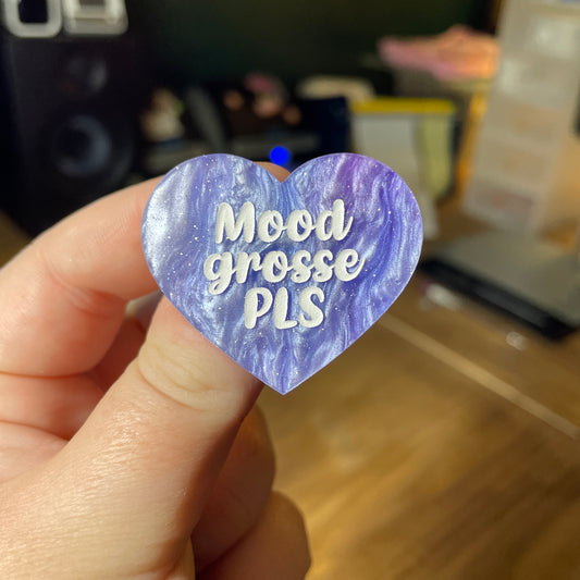 Broche "Mood grosse PLS" en acrylique marbrée bleue, violette et blanche à paillettes