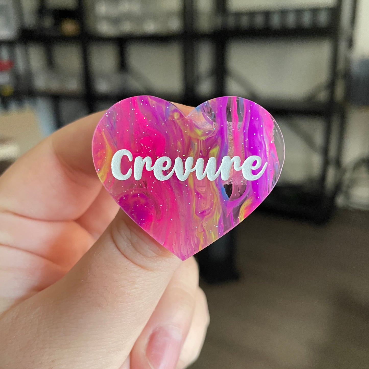 [CONTRÔLE TECHNIQUE] Broche "Crevure" en acrylique semi transparente marbrée multicolore