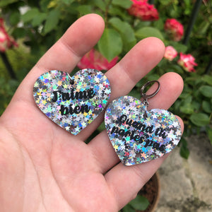 Boucles d'oreilles "J'aime bien" / "Quand tu parles pas" en acrylique à confettis étoiles iridescentes