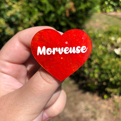Broche "Morveuse" en acrylique marbrée orange à paillettes