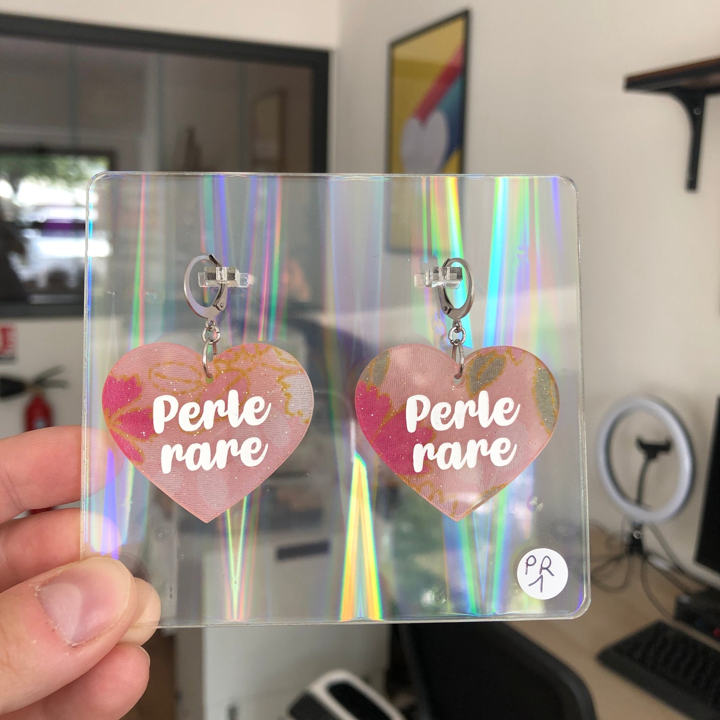 Boucles d'oreilles "Perle rare" en acrylique japonaise rose