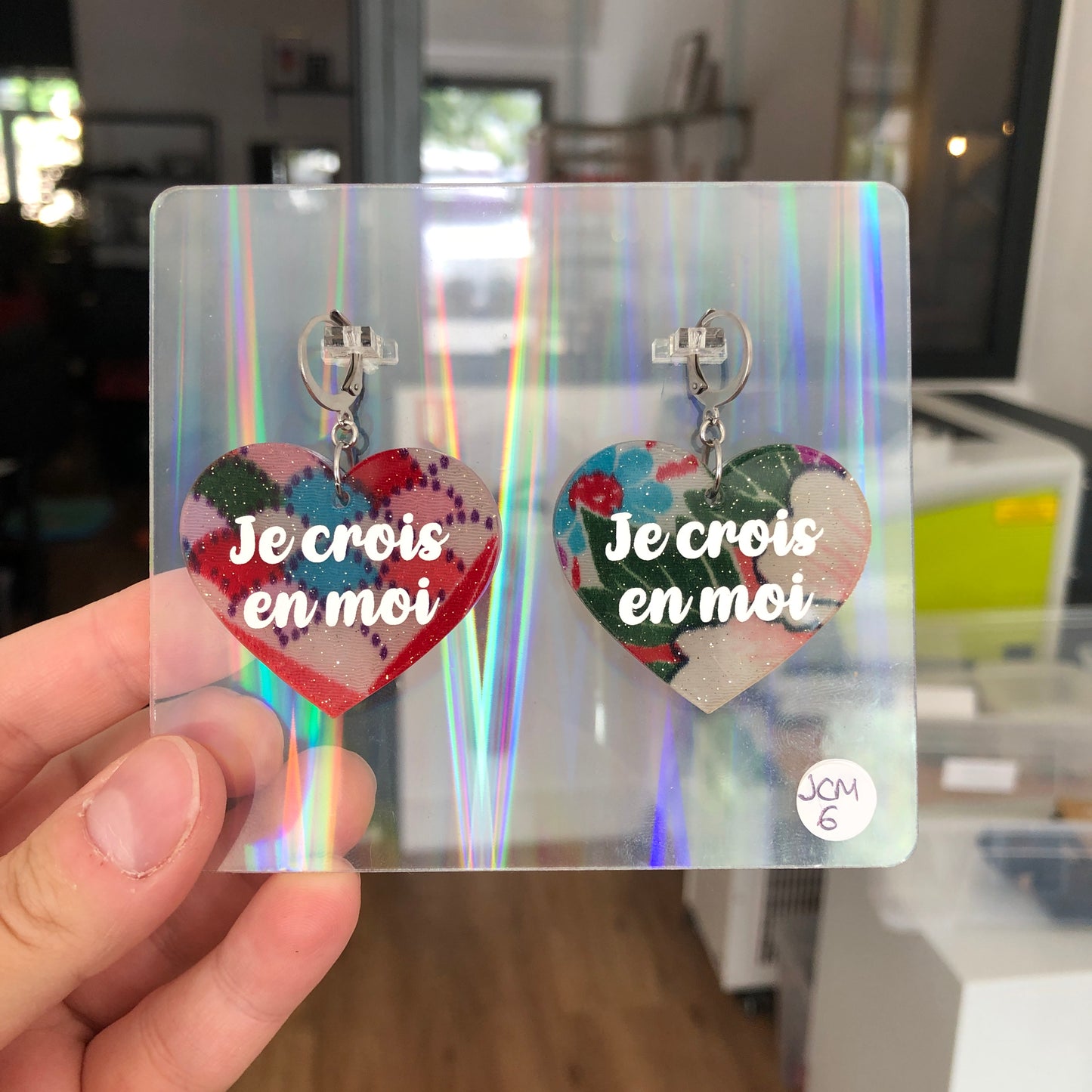 Boucles d'oreilles "Je crois en moi" en acrylique japonaise bleue/violette