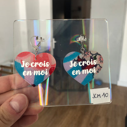 Boucles d'oreilles "Je crois en moi" en acrylique japonaise bleue/violette