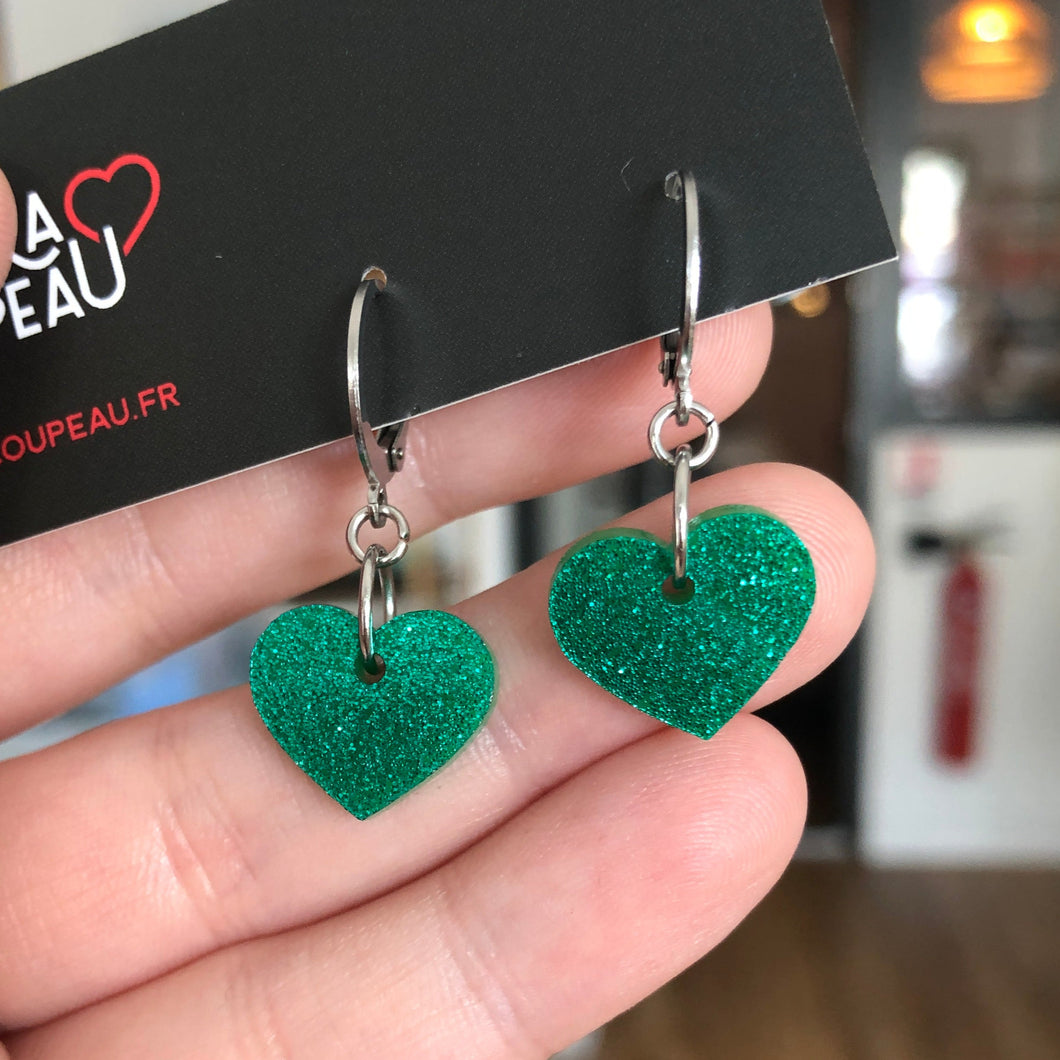 Mini boucles d'oreilles coeurs pendantes en acrylique verte à paillettes