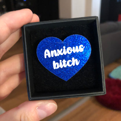 Broches "Contrôle technique" dans les tons bleus