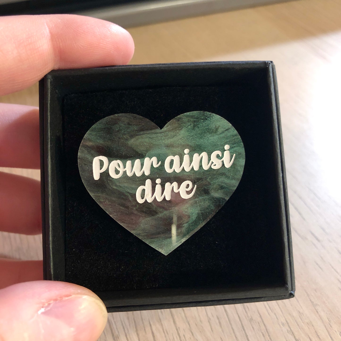 Broches "Contrôle technique" dans les tons verts