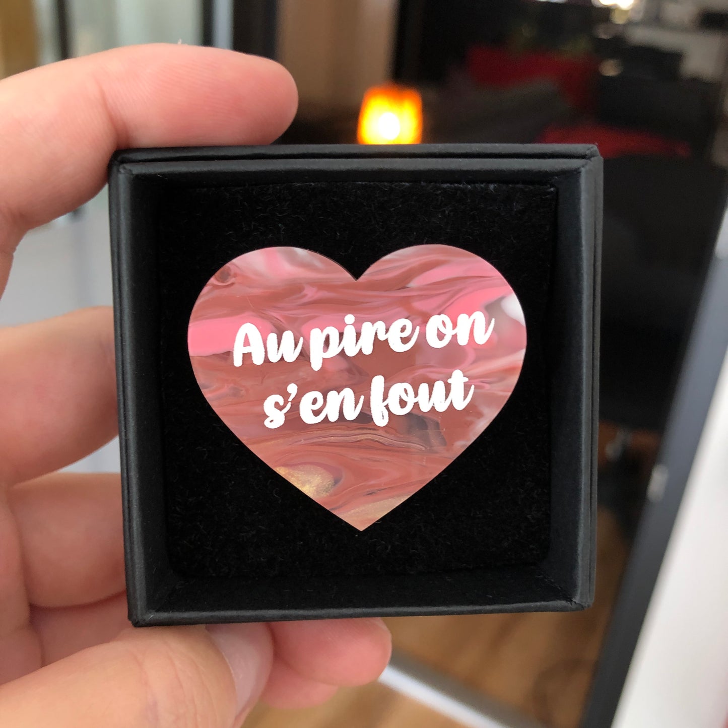 Broches "Contrôle technique" dans les tons roses